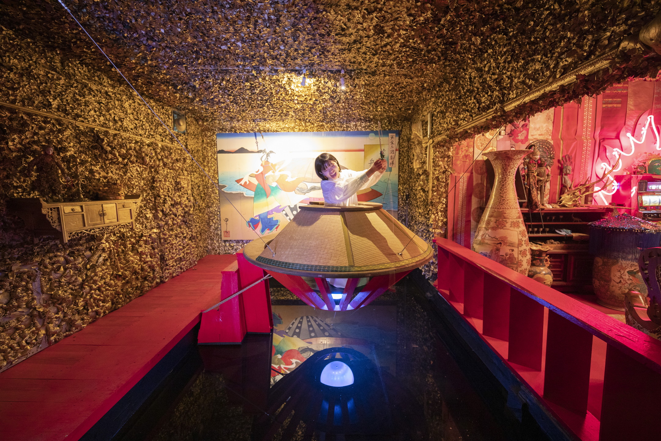 黄金の遊戯場 - 作品｜大地の芸術祭