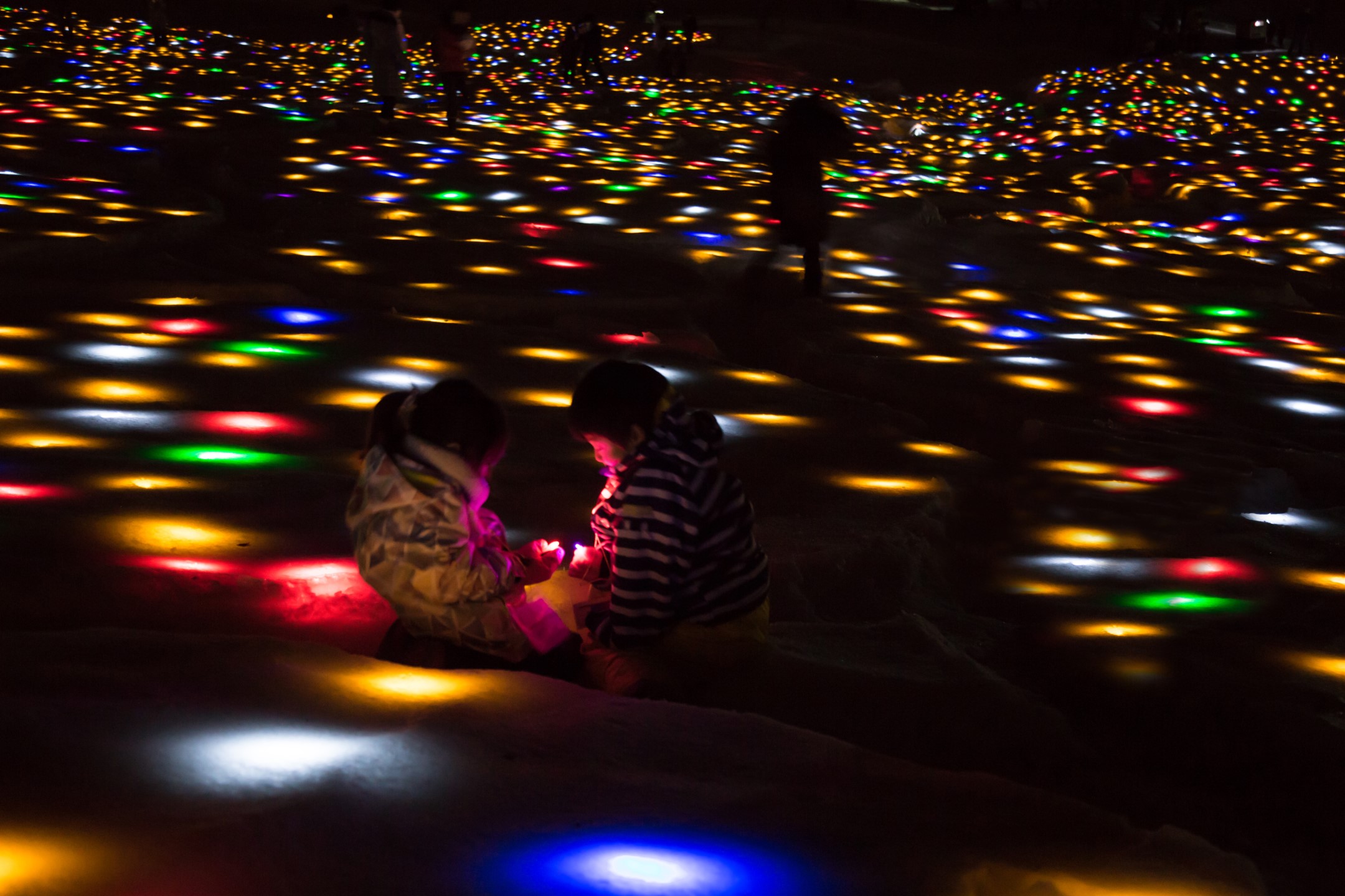 光のアーティスト髙橋匡太 Gift For Frozen Village 越後妻有の雪と向き合い続けた10年の軌跡 美術は大地から 大地の芸術祭