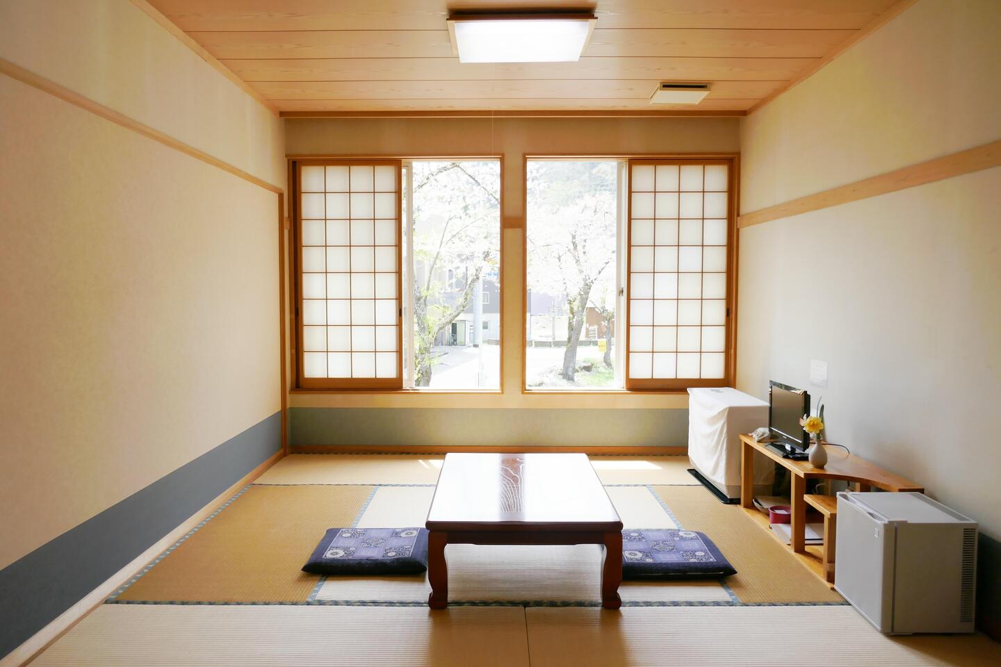 秋山 郷 結 東 温泉 かたくり の 宿