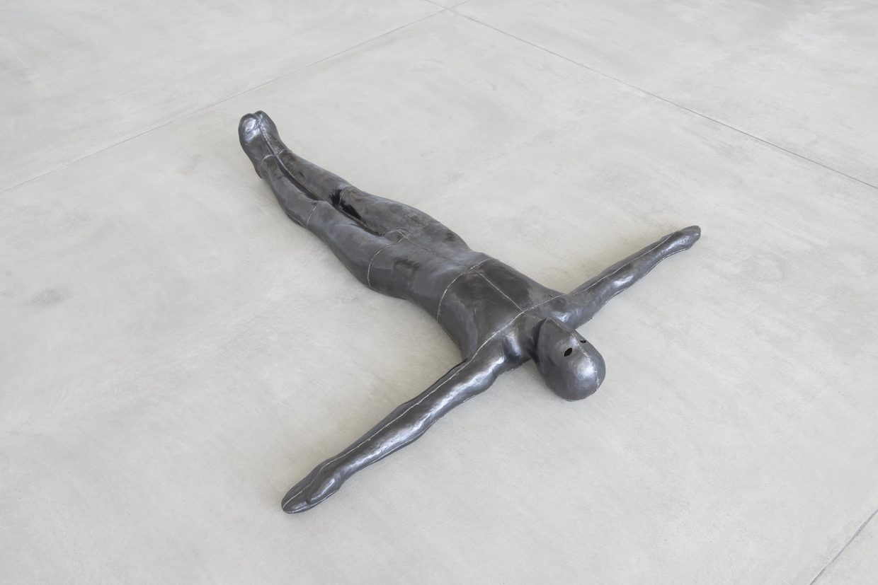 アントニー・ゴームリー インタビュー 「身体が空によって満たされる